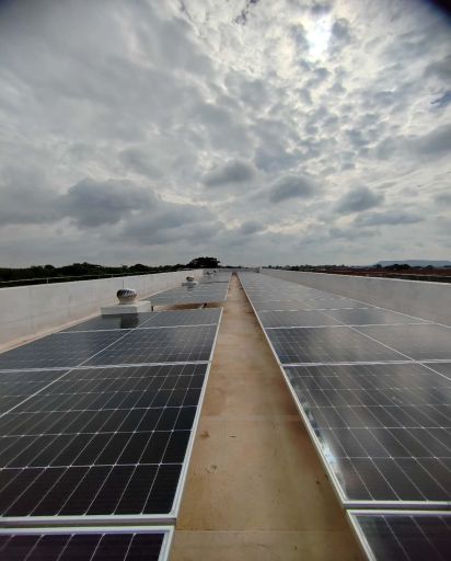 コンゴにおける60kW/230kWhのディーゼル太陽エネルギー貯蔵マイクログリッドシステム